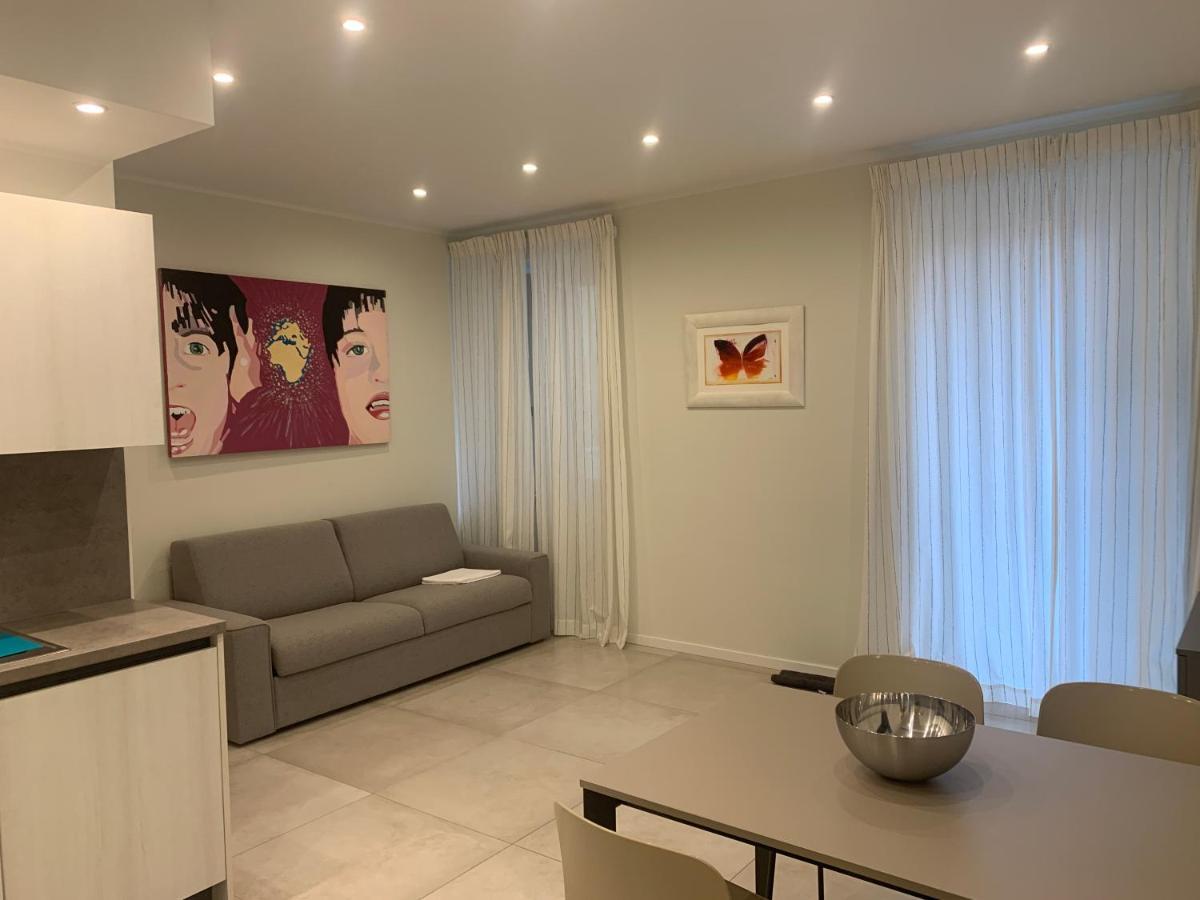 Casa Vacanze Residence Ideale Suites And Apartments 阿拉西奥 外观 照片